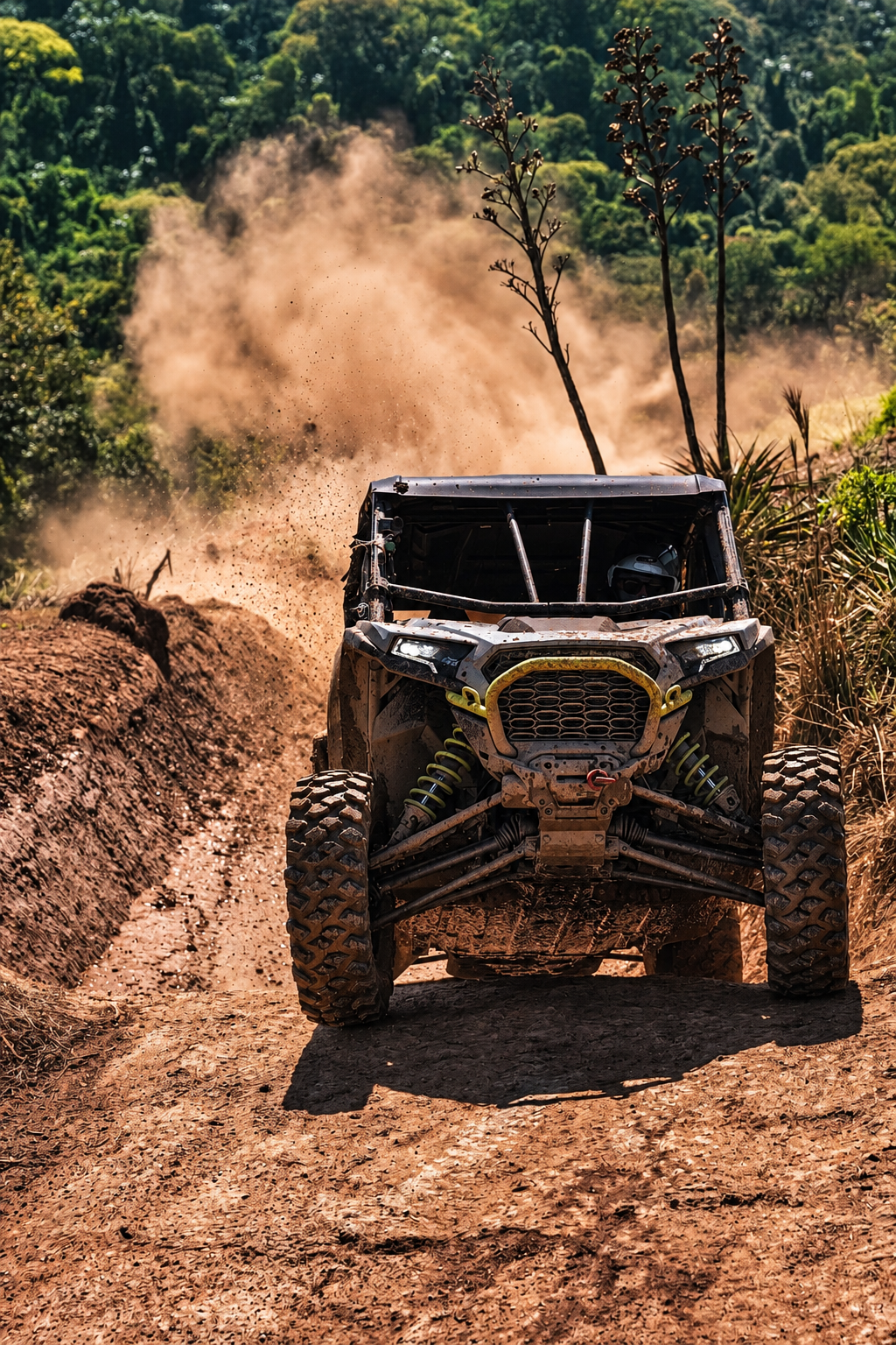 Veículo 4x4 na trilha do Hotel Fazenda Dona Carolina